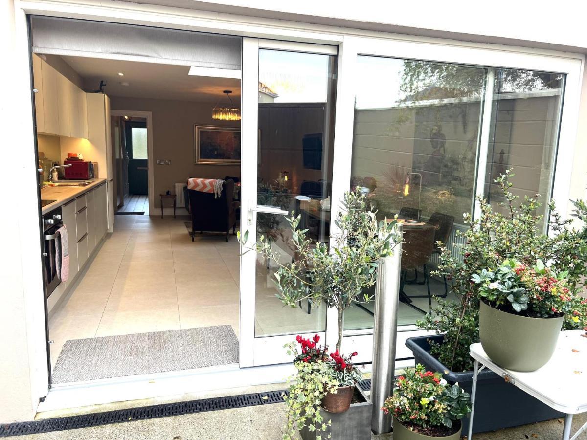 Charming Cosy 4-bed House In