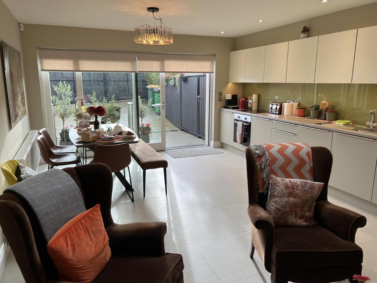 Charming Cosy 4-bed House In Hébergement de vacances Killarney