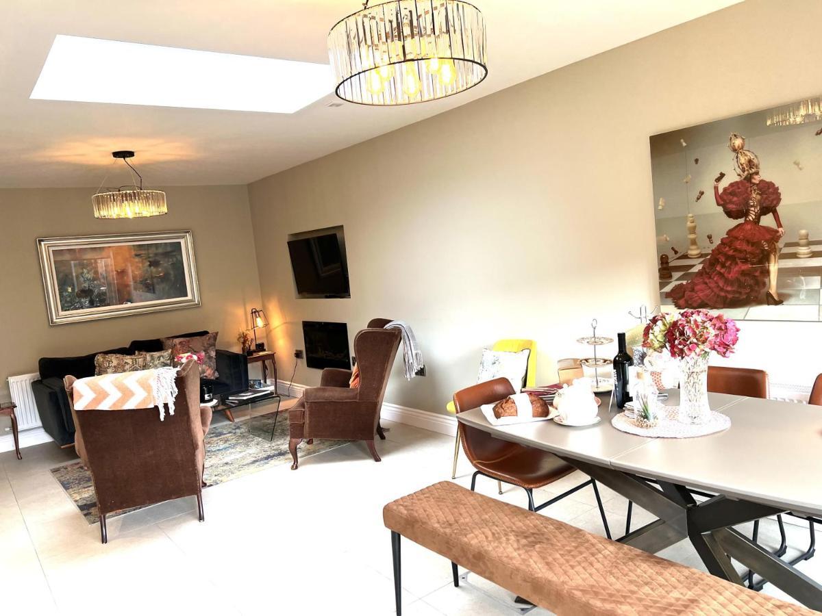 Charming Cosy 4-bed House In Hébergement de vacances Killarney